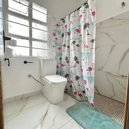 Individual Con Bano Compartido Homestay *